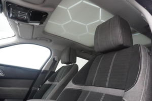 2017 Land Rover Range Rover Velar 2.0 P300 Hse Auto 4WD Euro 6 (s/s) 5dr in Gold — image 4