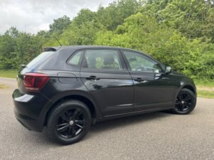 2019 Volkswagen Polo 1.0 Tsi Se in Black — image 2