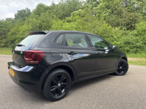 2019 Volkswagen Polo 1.0 Tsi Se in Black — image 3