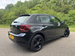 2019 Volkswagen Polo 1.0 Tsi Se in Black — image 4