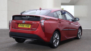 2016 Toyota Prius 1.8 Vvt-H Excel CVT Euro 6 (s/s) 5dr (15in Alloy) in Red — image 5