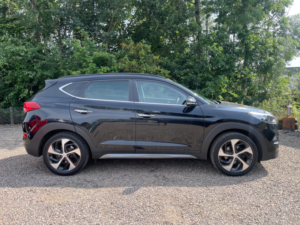 2016 Hyundai Tucson 2.0 Crdi Blue Drive Premium Se SUV 5dr Diesel Manual Euro 6 (s/s) (136 Ps) in Black — image 5