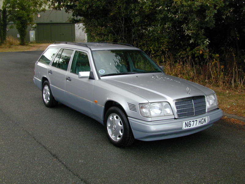 1995 Mercedes-Benz 300 Ref 8820 - Mercedes Benz W124 E300 Diesel Estate Automatic – Just 45k Only! (rhd - Uk Car) in Silver — image 1
