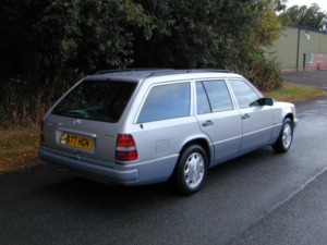 1995 Mercedes-Benz 300 Ref 8820 - Mercedes Benz W124 E300 Diesel Estate Automatic – Just 45k Only! (rhd - Uk Car) in Silver — image 3