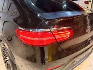 2017 Mercedes-Benz Glc 2.1 Glc250d Amg Line in Black — image 2