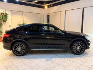 2017 Mercedes-Benz Glc 2.1 Glc250d Amg Line in Black — image 3