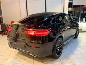 2017 Mercedes-Benz Glc 2.1 Glc250d Amg Line in Black — image 4