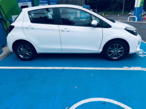 2015 Toyota Yaris 1.33 Dual Vvt-I Icon Hatchback 5dr Petrol Manual Euro 5 Euro 5 (99 Ps) in White — image 6