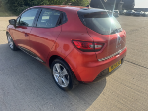 2014 Renault Clio 0.9 Dynamique Medianav Eco� Tce 90 Stop & Start in Red — image 6