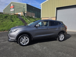 2015 Nissan Qashqai 1.5 Dci N-Tec in Grey — image 4