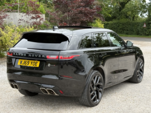 2019 Land Rover Range Rover Velar 5.0 P550 Svautobiography Dynamic Edition in Black — image 3