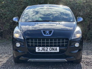 2012 Peugeot 3008 1.6 Hdi Sportium in Black — image 2