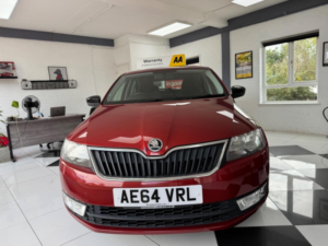 2014 Skoda Rapid 1.2 Tsi Black Edition Euro 5 5dr in Red — image 2