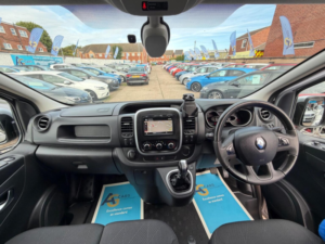 2021 Renault Trafic 2.0 Dci Energy 28 Sport Edc Swb Standard Roof Euro 6 (s/s) 5dr in Silver — image 2