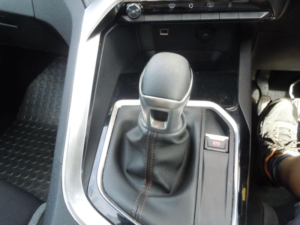 2017 Peugeot 3008 1.6 Bluehdi Active Euro 6 (s/s) 5dr in Red — image 5