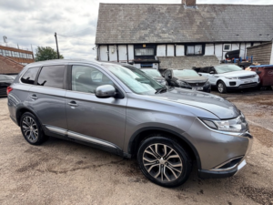 2018 Mitsubishi Outlander Di-D 3 in Grey — image 5