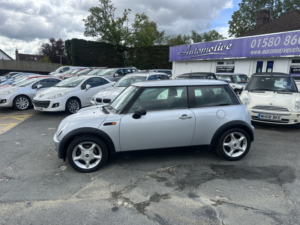 2004 MINI Hatch 1.6 One Hatch in Silver — image 2