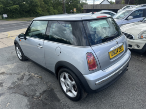 2004 MINI Hatch 1.6 One Hatch in Silver — image 3