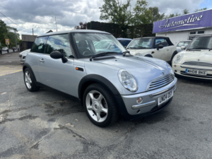 2004 MINI Hatch 1.6 One Hatch in Silver — image 4