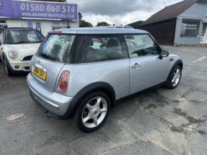 2004 MINI Hatch 1.6 One Hatch in Silver — image 5