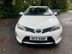 2013 Toyota Auris 1.33 Dual Vvt-I Icon Euro 5 (s/s) 5dr in White — image 2