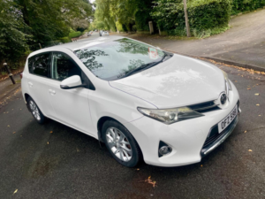 2013 Toyota Auris 1.33 Dual Vvt-I Icon Euro 5 (s/s) 5dr in White — image 5