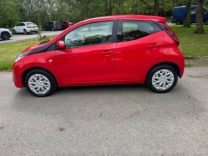 2020 Toyota Aygo Vvt-I X-Play X-Shift in Red — image 6