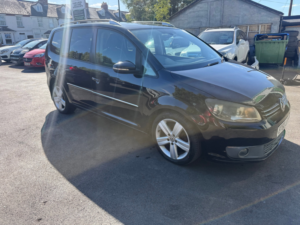 2010 Volkswagen Touran 2.0 Tdi Sport MPV 5dr Diesel DSG Euro 5 (170 Ps) in Black — image 3