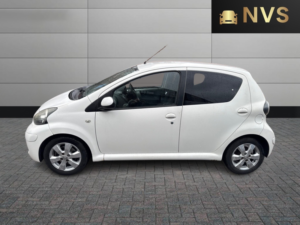 2011 Toyota Aygo 1.0 Vvt-I Go in White — image 4