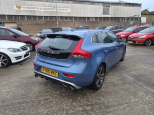 2015 Volvo V40 2.0 R-Design Lux Nav D3 in Blue — image 5