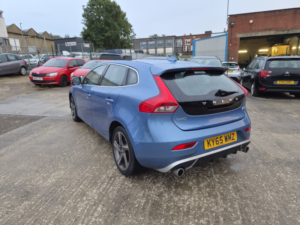 2015 Volvo V40 2.0 R-Design Lux Nav D3 in Blue — image 6