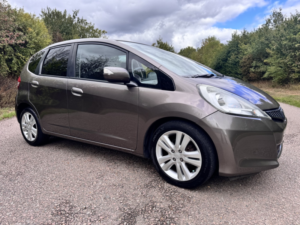 2014 Honda Jazz 1.4 I-Vtec Es Plus in Brown — image 2