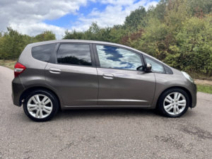 2014 Honda Jazz 1.4 I-Vtec Es Plus in Brown — image 3