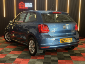2015 Volkswagen Polo 1.0 Bluemotion Tech Se in Blue — image 2