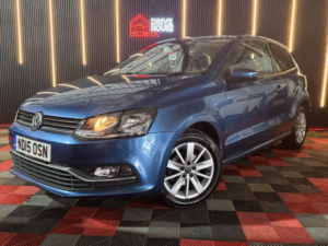 2015 Volkswagen Polo 1.0 Bluemotion Tech Se in Blue — image 3