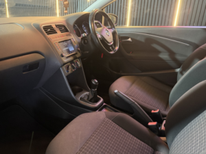 2015 Volkswagen Polo 1.0 Bluemotion Tech Se in Blue — image 4