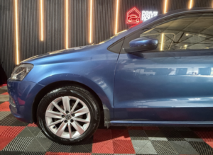 2015 Volkswagen Polo 1.0 Bluemotion Tech Se in Blue — image 6