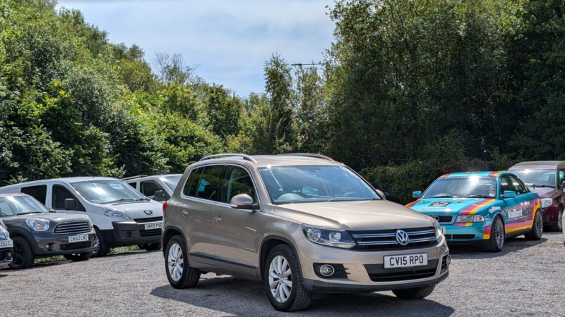 2015 Volkswagen Tiguan 2.0 Tdi Bluemotion Tech Match in Beige — image 1