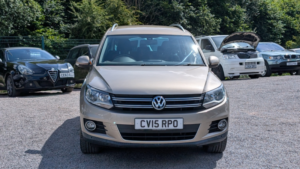 2015 Volkswagen Tiguan 2.0 Tdi Bluemotion Tech Match in Beige — image 3
