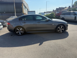 2016 Jaguar Xe 2.0 Gtdi R-Sport Saloon 4dr Petrol Auto Euro 6 (s/s) (240 Ps) in Grey — image 4
