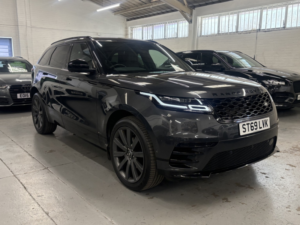 2019 Land Rover Range Rover Velar 2.0 D180 R-Dynamic Hse in Grey — image 2