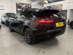 2019 Land Rover Range Rover Velar 2.0 D180 R-Dynamic Hse in Grey — image 4