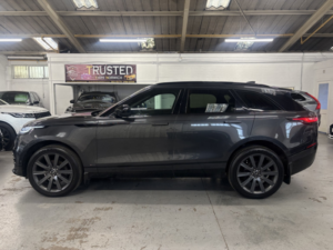 2019 Land Rover Range Rover Velar 2.0 D180 R-Dynamic Hse in Grey — image 5