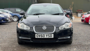 2010 Jaguar Xf 3.0d V6 Premium Luxury Auto Euro 5 4dr in Black — image 2