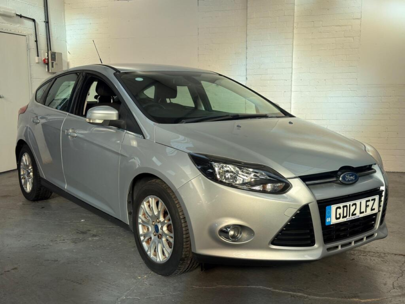 2012 Ford Focus 1.6 Titanium Euro 5 5dr — image 1