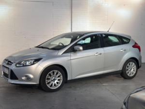 2012 Ford Focus 1.6 Titanium Euro 5 5dr — image 3