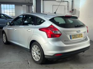 2012 Ford Focus 1.6 Titanium Euro 5 5dr — image 4