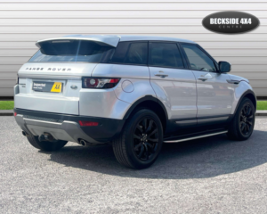 2014 Land Rover Range Rover Evoque 2.2 Range Rover Evoque Pure Tech Sd4 Auto 4WD 5dr in Silver — image 4