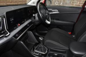 2024 Kia Sportage 1.6 T-Gdi Mhev 2 SUV 5dr Petrol Hybrid Manual Euro 6 (s/s) (157 Bhp) in Red — image 4