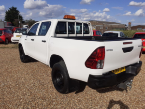 2019 Toyota Hilux 2.4 D-4d Active 4WD Euro 6 4dr (3.5t) in White — image 6